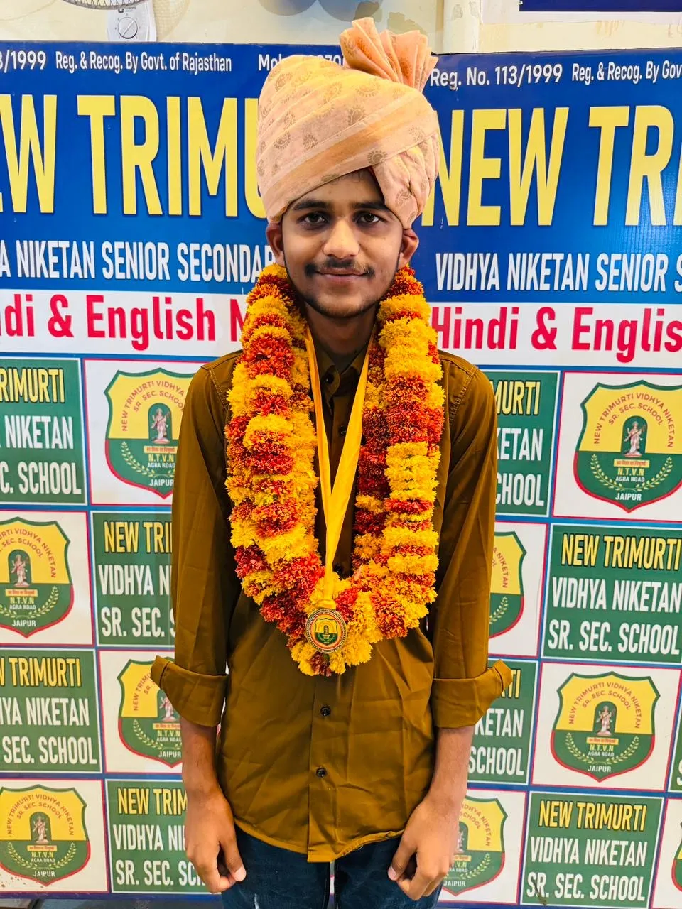 Topper Amir Class 12th at New Trimurti School Jaipur